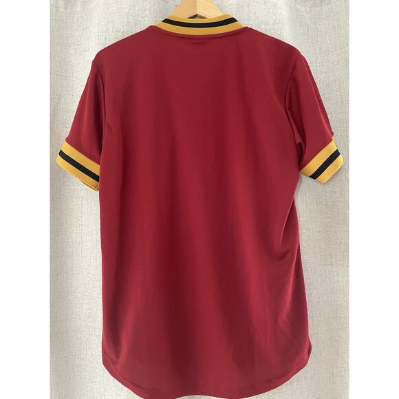 NEW Gryffindor Quidditch Shirt Mens Small Red Harry Potter Hogwarts Jersey - Picture 8 of 9